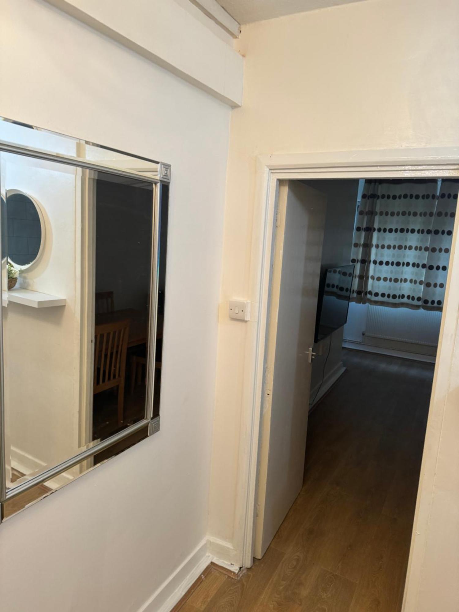 One Bedroom Apartment In Tower Bridge Road Londra Exterior foto