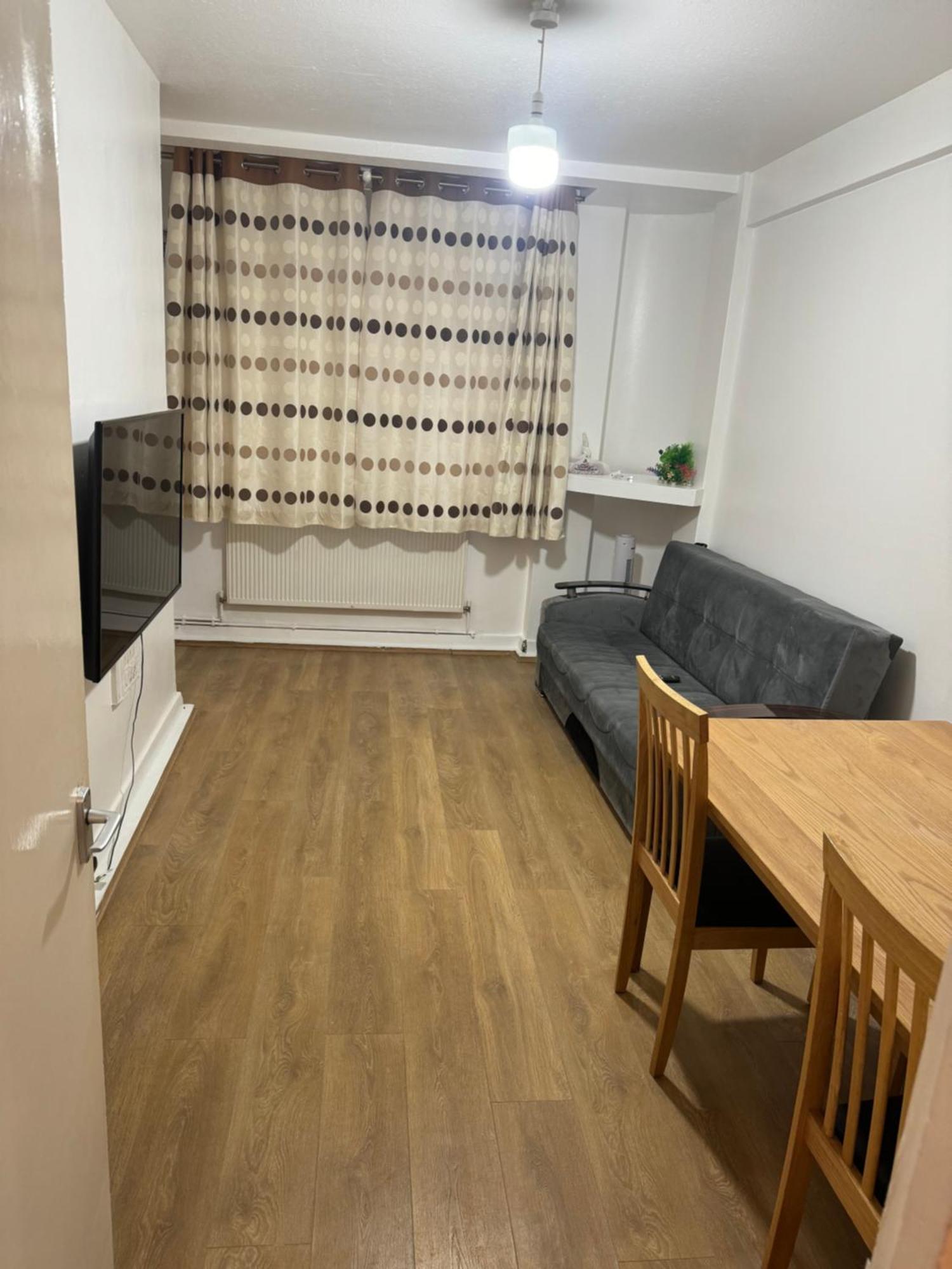 One Bedroom Apartment In Tower Bridge Road Londra Exterior foto