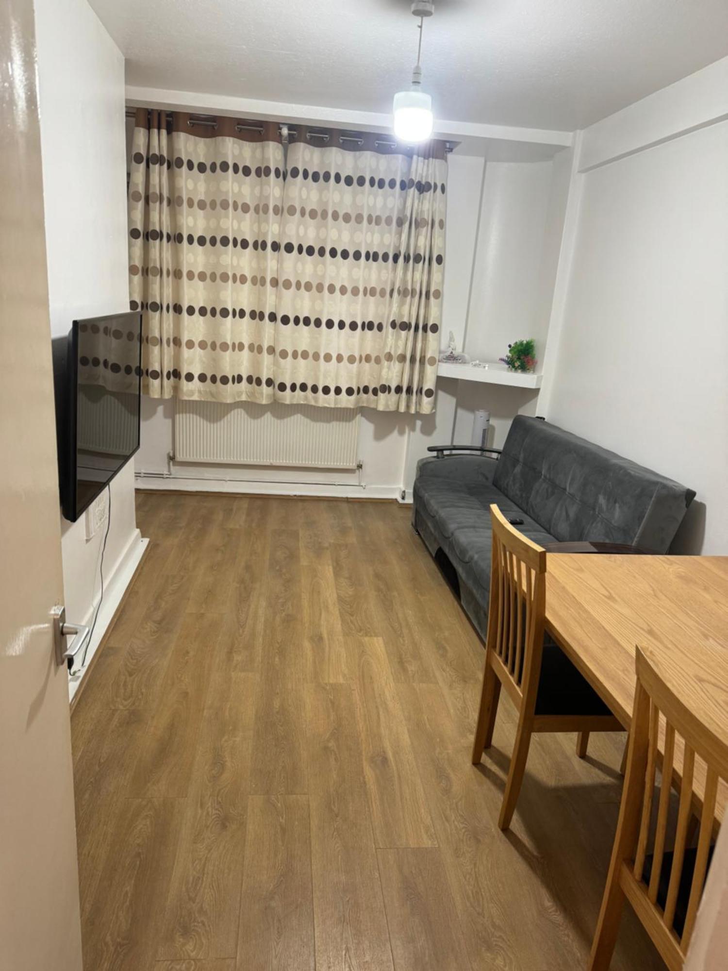 One Bedroom Apartment In Tower Bridge Road Londra Exterior foto