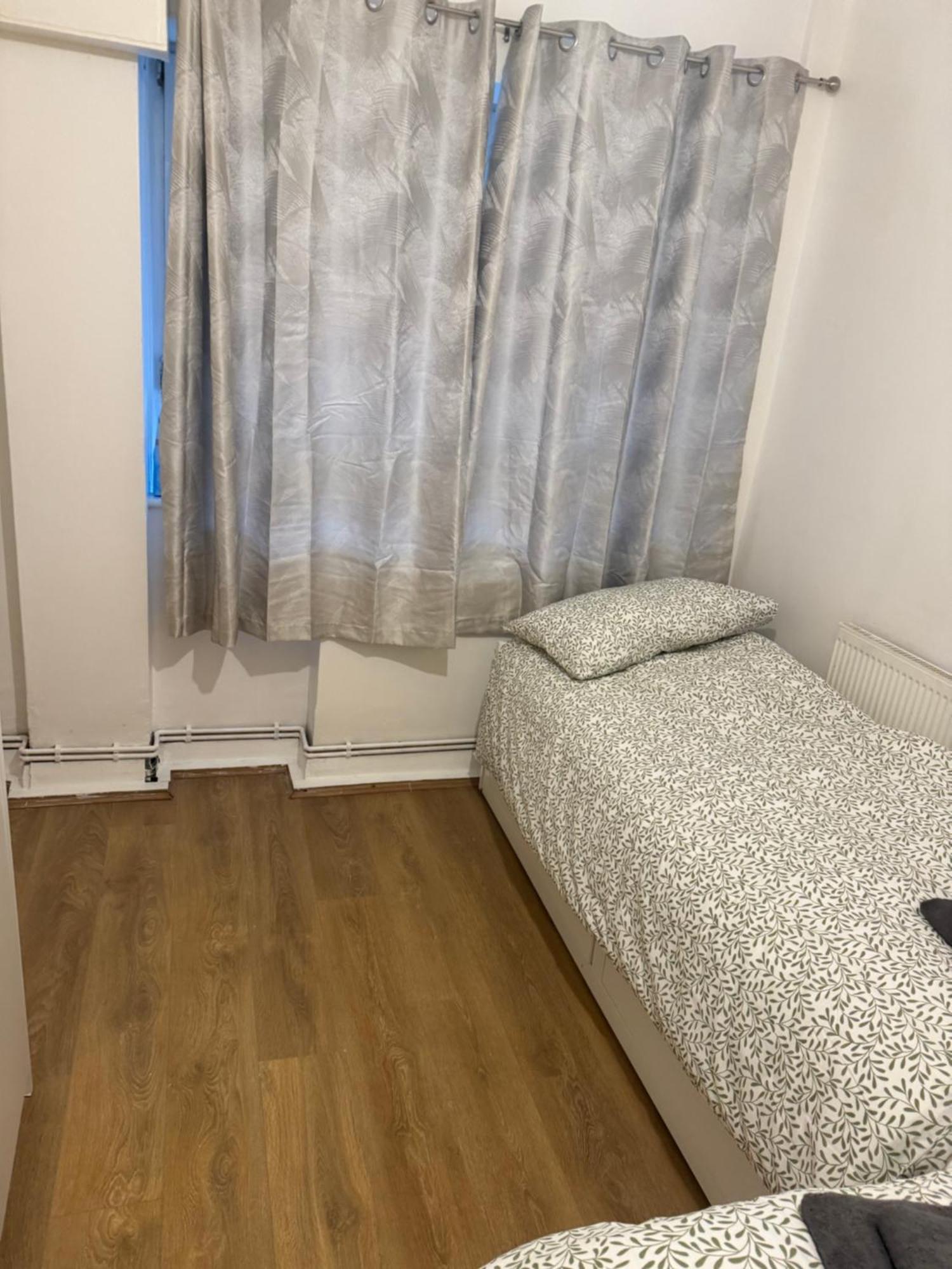 One Bedroom Apartment In Tower Bridge Road Londra Exterior foto